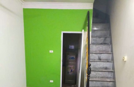 Cho thuê nhà trong ngõ Nguyễn Chí Thanh, Đống Đa, Hà Nội. Dt 30m – 3 tầng. Mt 4m  - Giá 8 Triệu